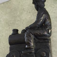 Beautiful cold cast bronze figurine by the late Jeanne Rynhart.