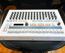 e-licktonic Nava Extra9 - Drum Machine TR-909 Clone - Excellent