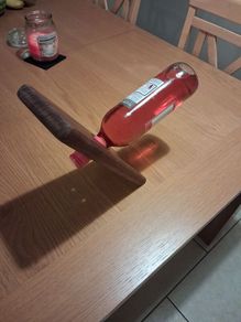 Wine bottle balance holder