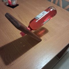 Wine bottle balance holder