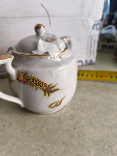 Kutani Hand Painted Dragonware Sunray China Kutani Japan sugarpot.