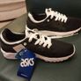 Bnwt size 37 basics gel Image 2
