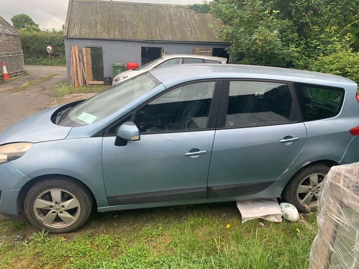 Renault Grand Scenic for parts