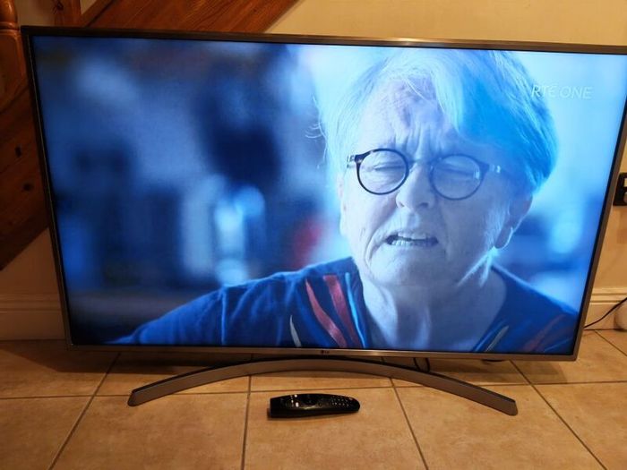 LG 50 inch 4K UHD Smart TV 50UK6950PLB Excellent Condition