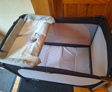 Jolie travel cot