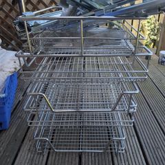 Sliding baskets/drawers