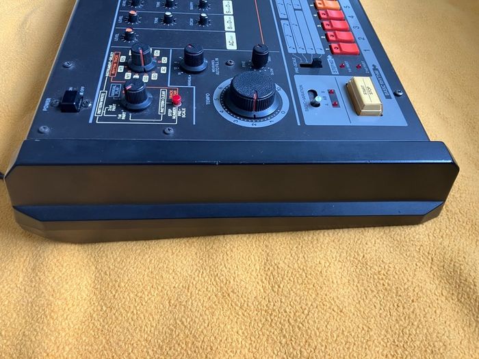 Roland TR 808