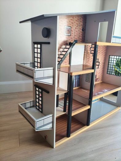 wooden dolls house, accessories. .