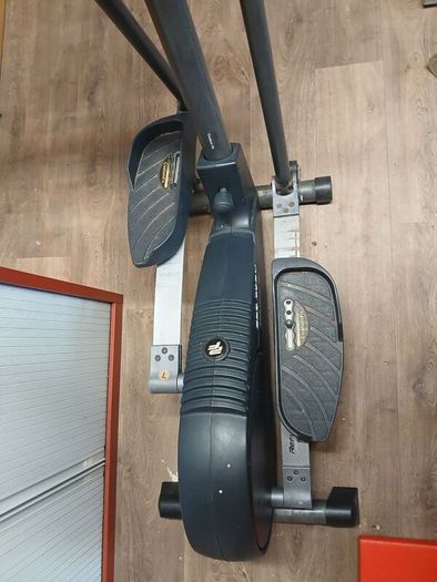 Cross Trainer