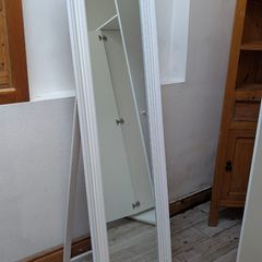White Mirror