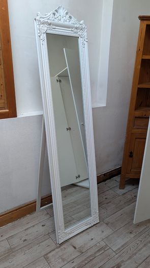 White Mirror