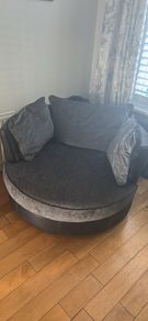 Swivel chair