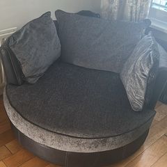 Swivel chair