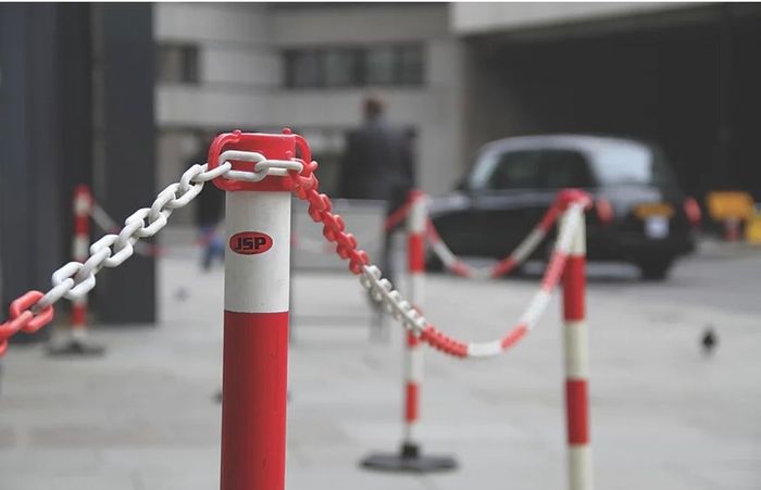 Barriers chain