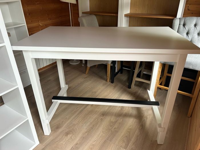 bar table