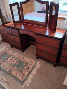 Good quality hallmark bedroom suite