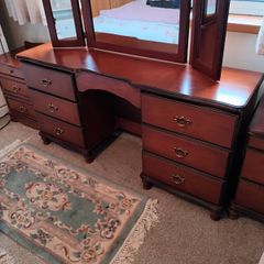 Good quality hallmark bedroom suite