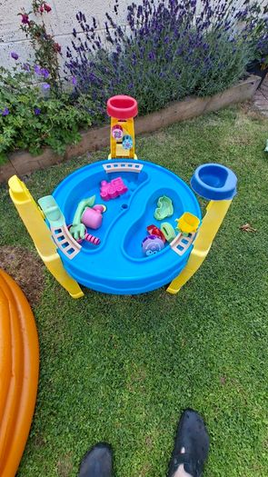 Sand & water table