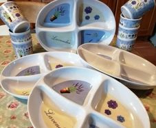 melamine/ picnic wear, 4 serving dishes with 7 tumblers.