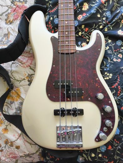 Fender PJ bass