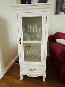 White display cabinet