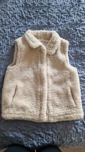 Girls cream gilet - lovely and cosy Age 7-8