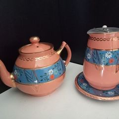 Vintage Teapot and Hot Water/Milk Pitcher with Trivet