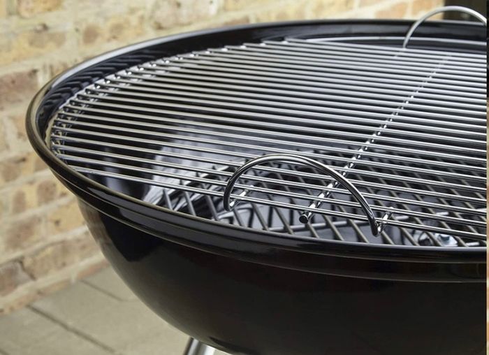 Compact Kettle Charcoal Grill Barbecue, 47cm | BBQ Grill with Lid Cover, Stand & Wheels | Freestanding Outdoor Oven, Smoker & Outdoor Cooker with Porcelain-Enamelled Bowl (FREE POSTAGE)