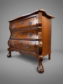 Early 20th Century Dutch Bombe Commode in Oak