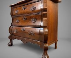 Early 20th Century Dutch Bombe Commode in Oak