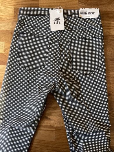 Brand New Bershka High Rise Jeggings Size 10