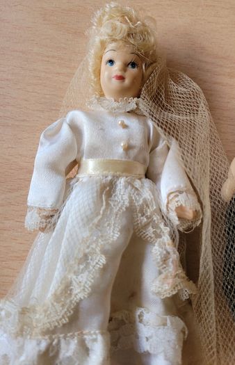 Collectible miniatrue porcellain dolls