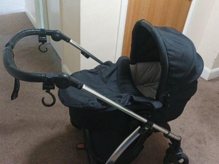 Mama and Papas travel system