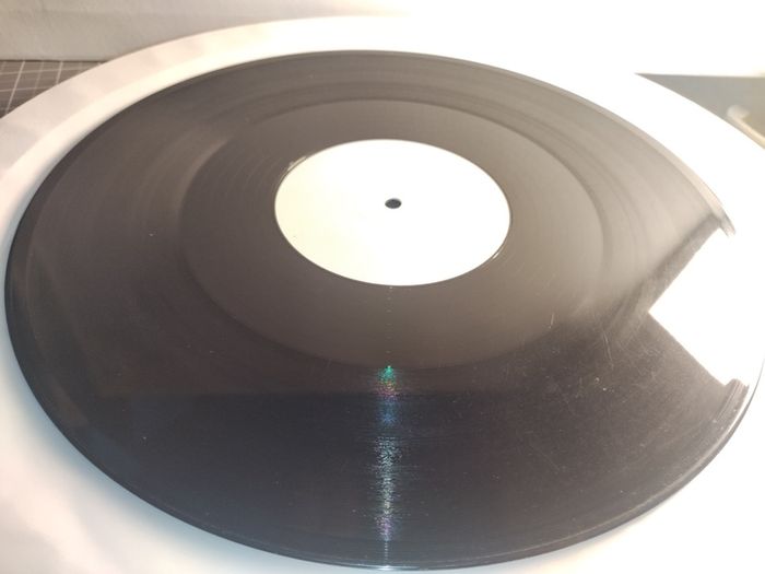 Capricorn - 20 Hz - ZYX Total Recall Records - Early 90s TRIBAL HOUSE CLASSIC!