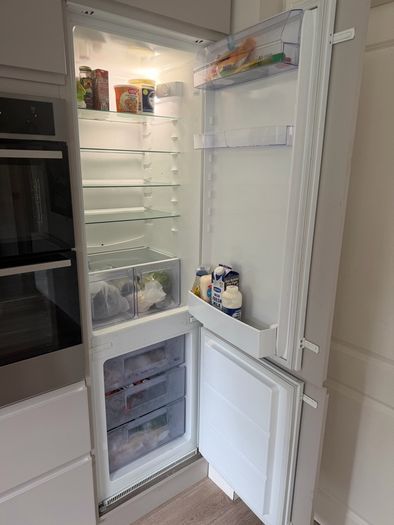 Integrated fridge/freezer Zanussi