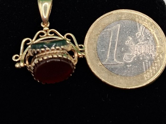 9ct yellow gold swivel fob