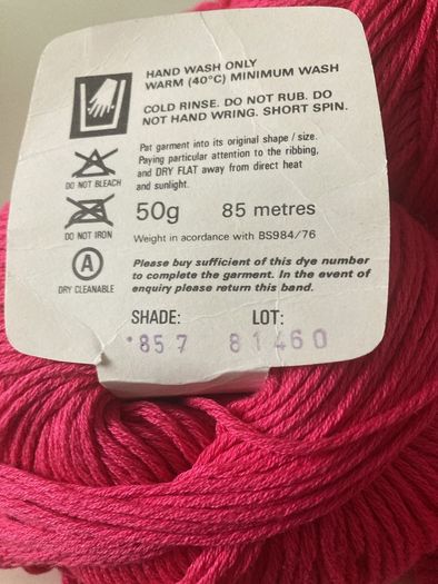 Cerise pink cotton wool 350gms