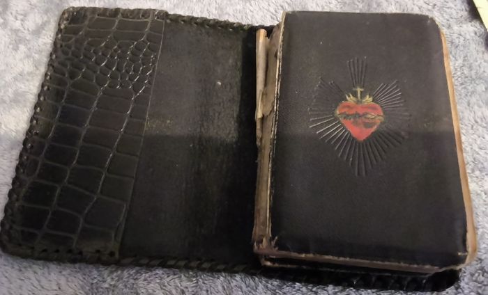 vintage collectable prayer book