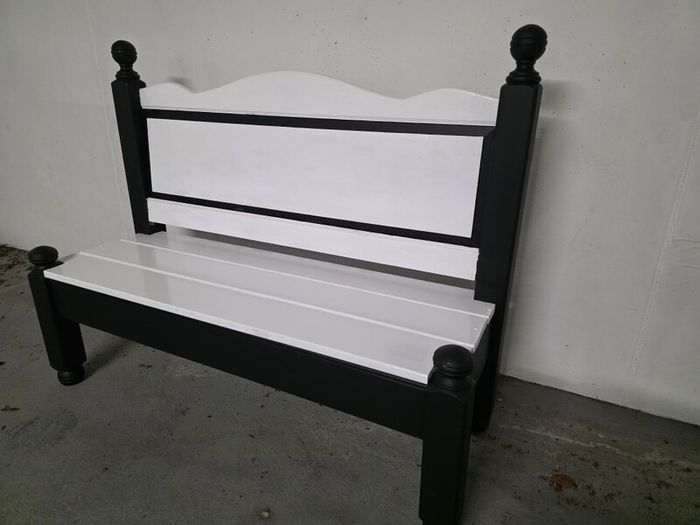 garden / balcony  bench