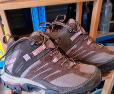 Columbia women hiking boots Omni-Tech