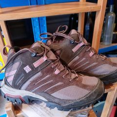 Columbia women hiking boots Omni-Tech