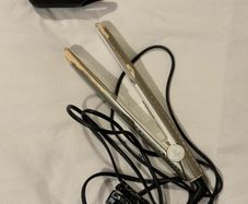 GHD Hair straightener