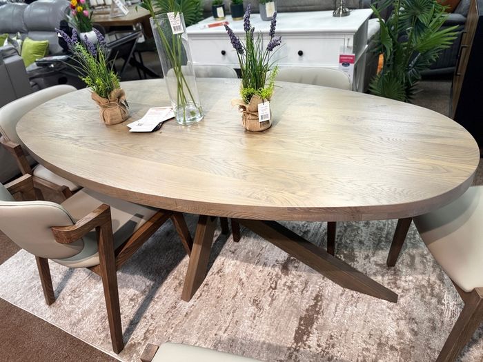 Oval Scandinavian Oak dining table, Like New