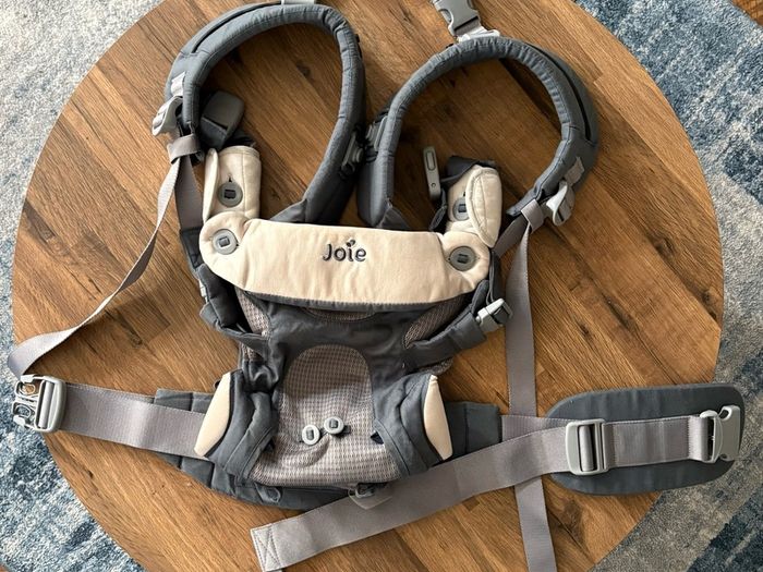 Joie Savvy 4 in 1 Baby Carrier Excellent Condition