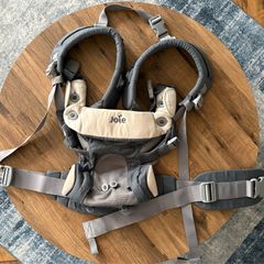Joie Savvy 4 in 1 Baby Carrier Excellent Condition