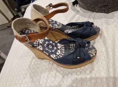 tommy hilfiger wedges