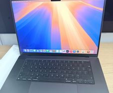 Macbook M3 Pro 16 inch