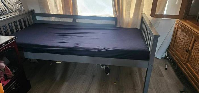 single bed
