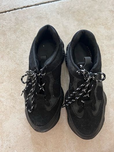Black casual shoes