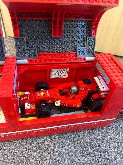 Lego Speed Champions: F14 T & Scuderia Ferrari Truck 75913